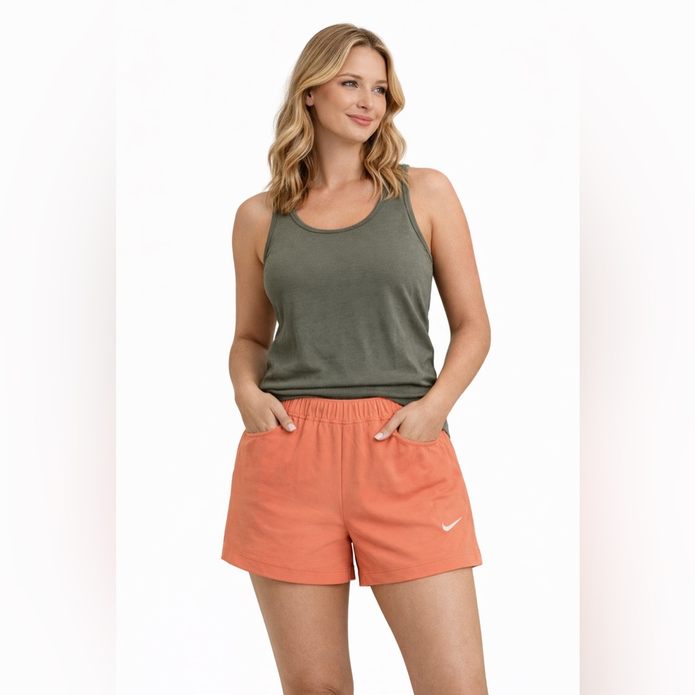 NWT - Nike Tangerine‎ Ladies Shorts Elastic Waist - XS
